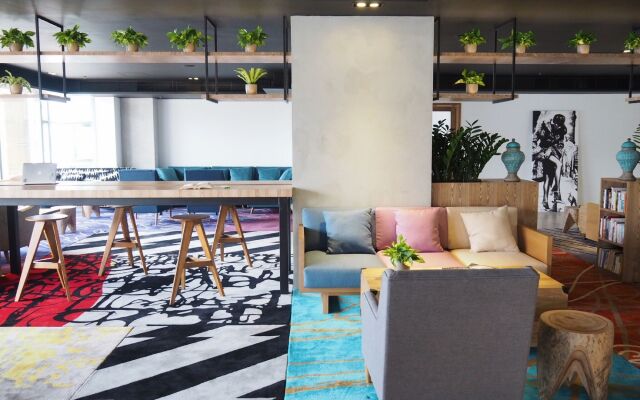 Grand Bay View Hotel