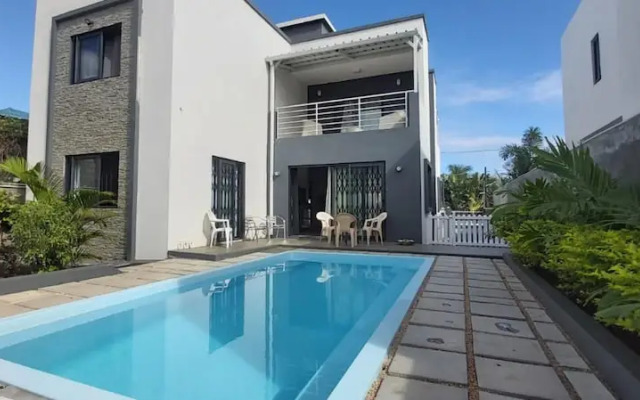 Beautiful House With Private Pool in Mauritius