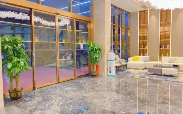 Lavande Hotel (Foshan West Railway Station Shishan)