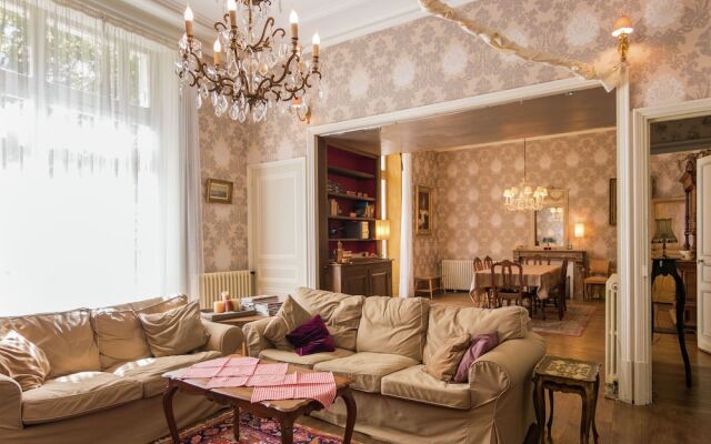 Charming Mansion in Brouchaud With Swimming Pool