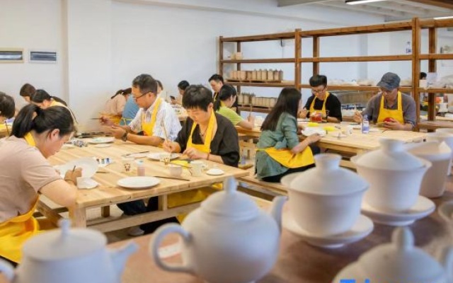 TaoliYijia Porcelain Culture Hotel – People – Jingdezhen