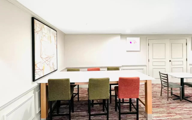 Suburban Studios McDonough South I-75