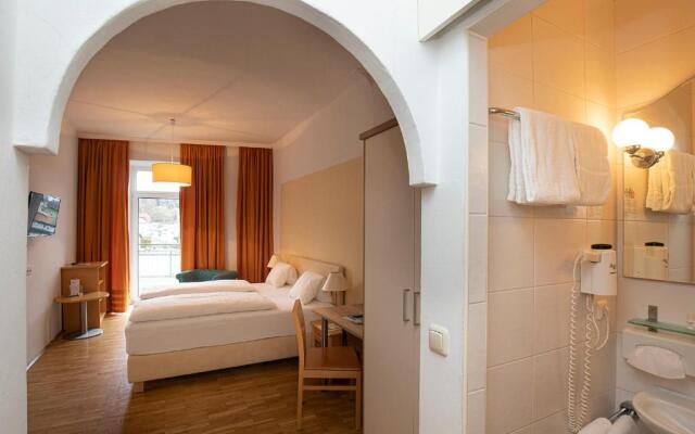 Keramikhotel Goldener Brunnen