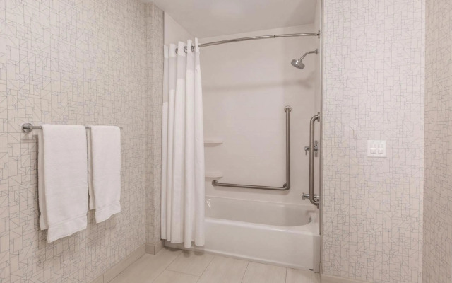 Holiday Inn Express & Suites Welland by IHG