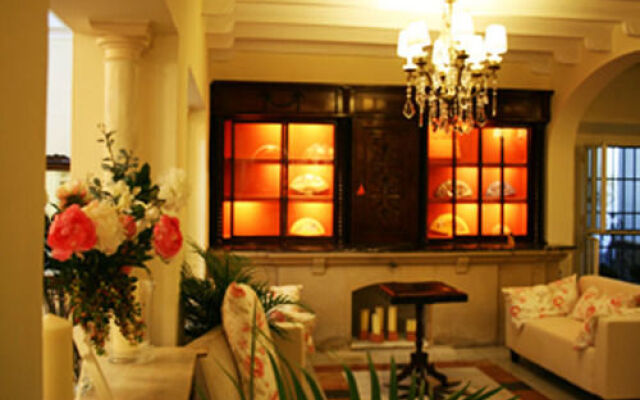 Sevilla Embassy All i-n eed