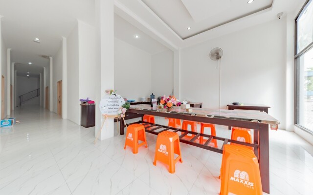 Urbanview Hotel La De Grizz Syariah Sampit by RedDoorz