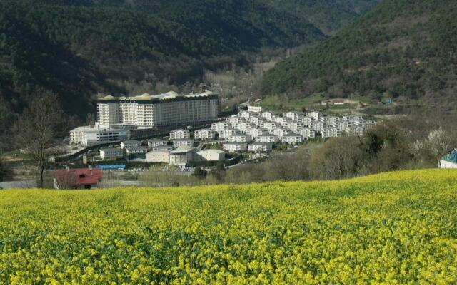 Sarot Thermal Vadi Tatil Koyu