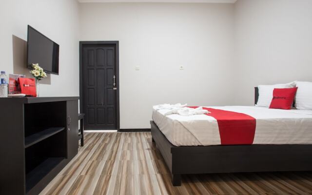 RedDoorz Plus near Banyuwangi Airport
