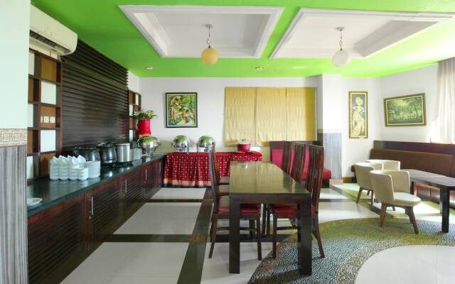 马卡萨艾里帕那库康大道1号酒店(Airy Panakkukang Boulevard 1 Makassar)