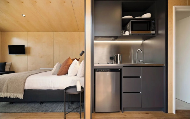 The Huts at Lakes Edge