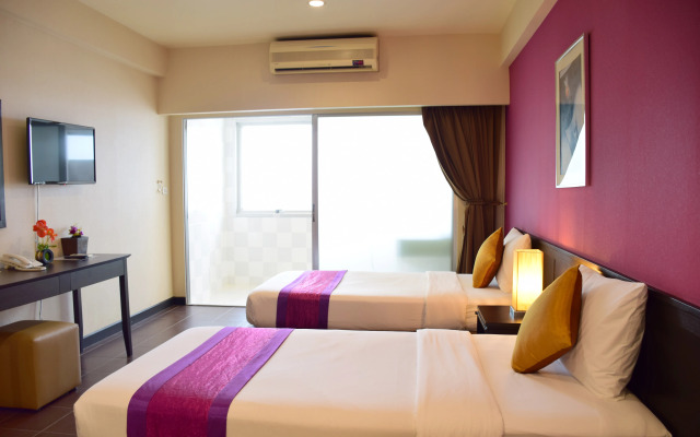 The Color Living Hotel