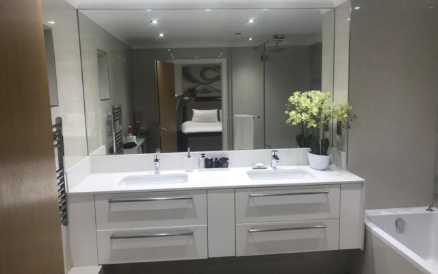 Inviting 3-bed Apartment in London