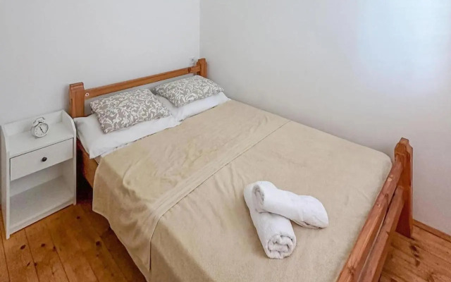 Four-Bedroom Holiday home Maslenica with Sea View 01