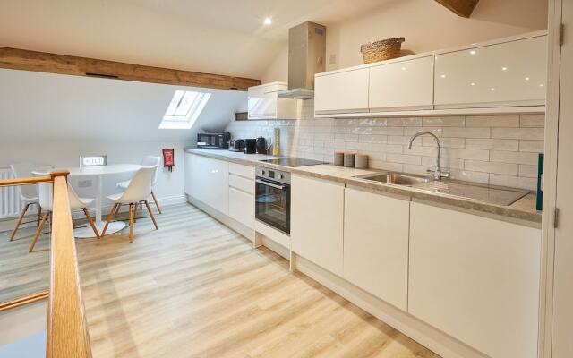 Apartment C Cornerhouse Apartments