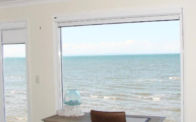 Ocean Pearl - 3 bedroom beachfront property!