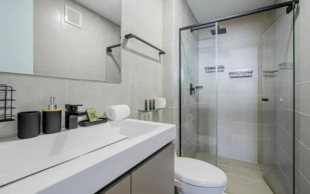 w Elegant 1BR With Balcony in San Francisco