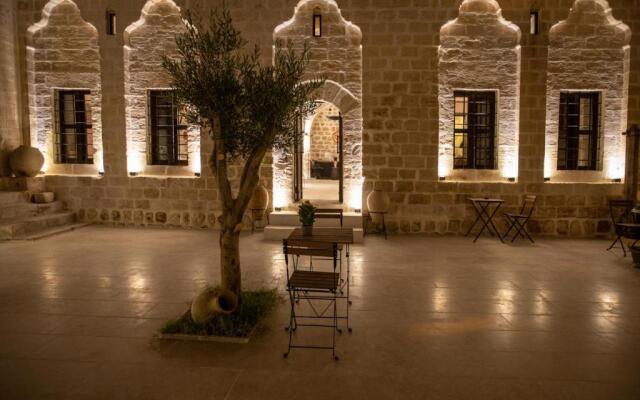 Mirsoum Hotel