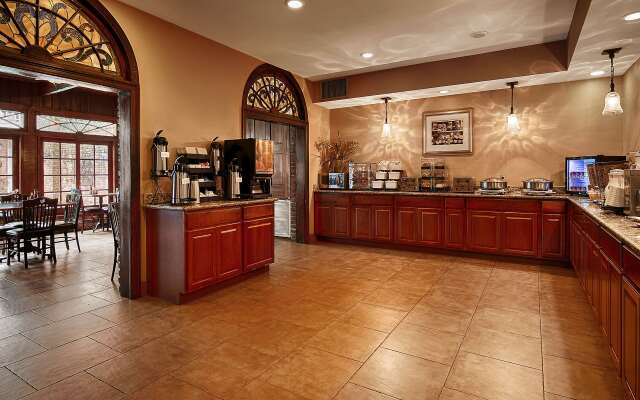 Best Western Plus French Quarter Courtyard Hotel