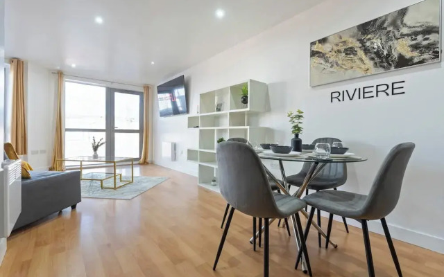 Chic Birmingham Apartment With 2 Bedrooms