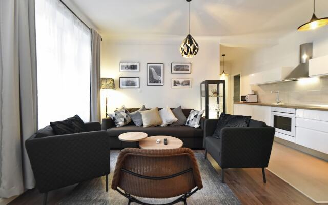 Premium Central Apartment & Room