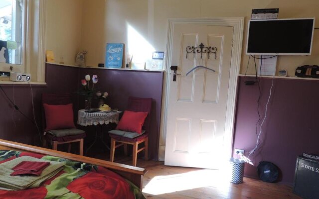 Wozza's B&B and Vault Cafe