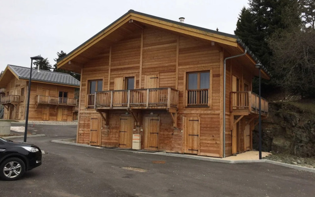 Splendid Chalet in Chamrousse With TV