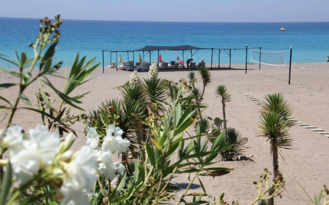 As Queen Beach Hotel