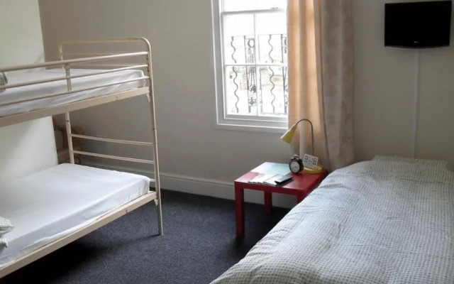 Igloo Backpackers Hostel & Annexe