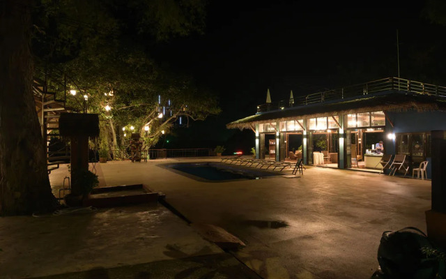 Phi Phi Long Beach Bungalow