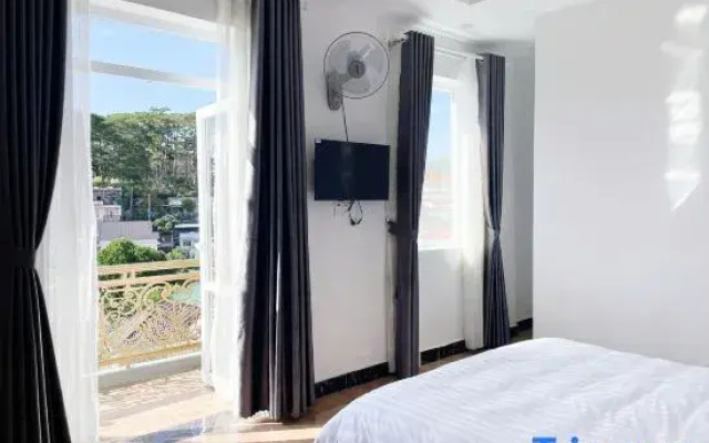 Hawaii Hotel Dalat