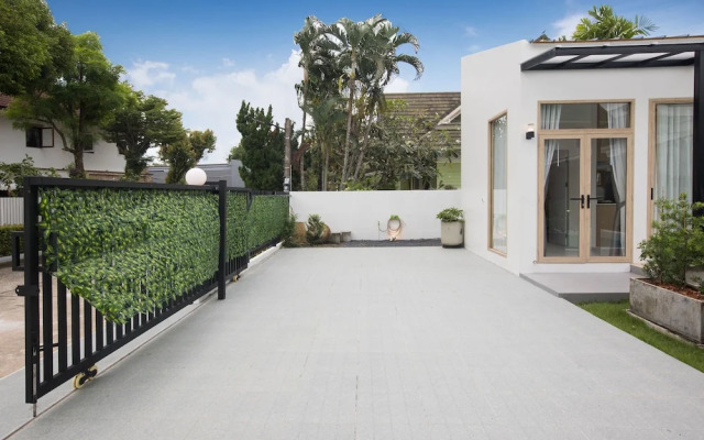 Tropical Life at Seamate 2BR Pool Villa