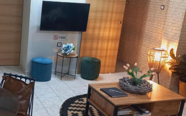 IRIS COZY HOUSE με ανεξάρτητη είσοδο