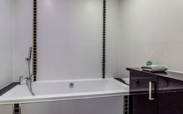 Queen Anne Suite