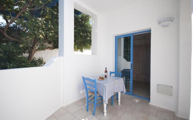 Villa Flora Studios & Apartments