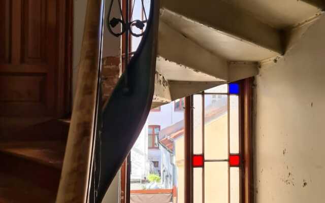 S12 2nd Floor Room in Elegant Apartment