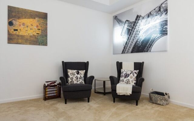 Veranda Palms IHR 1004