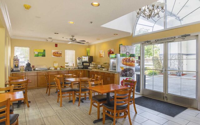 Quality Inn Fresno Yosemite Airport