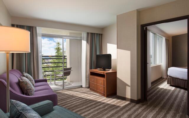 Crowne Plaza Portland-Lake Oswego, an IHG Hotel