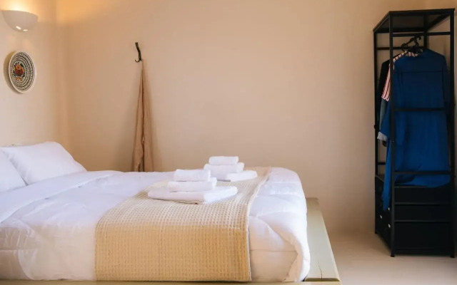 Pink Freud Villas Santorini