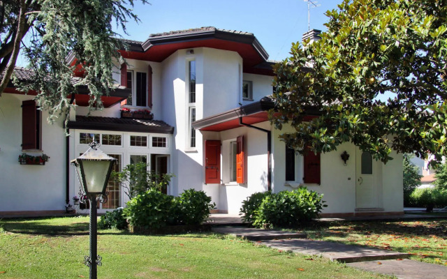 Vanessa House