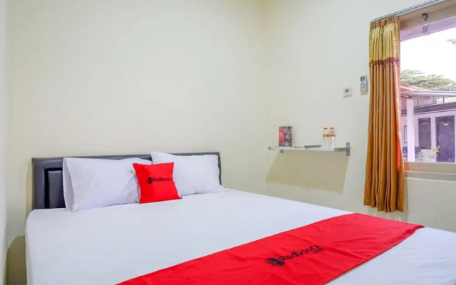 Meotel Purwokerto by RedDoorz