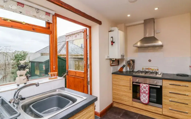 Cedarwood Cottage
