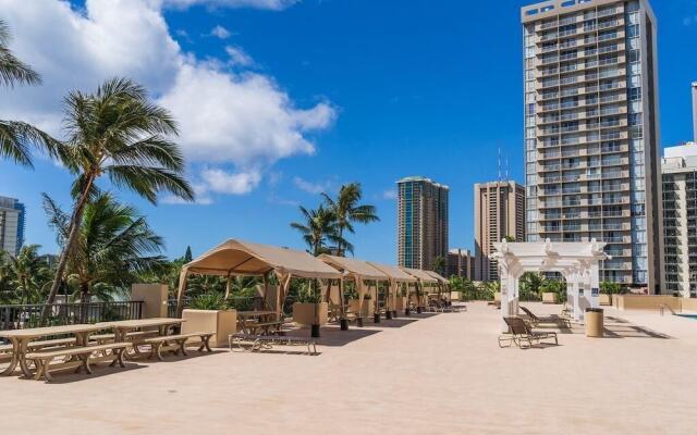 Remodeled Studio With Panoramic Mountain Views!