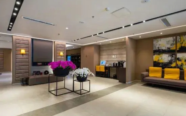 Homeinn Plus Hotel (Shenyang Hunnan Olympic Center Rongxing Building)