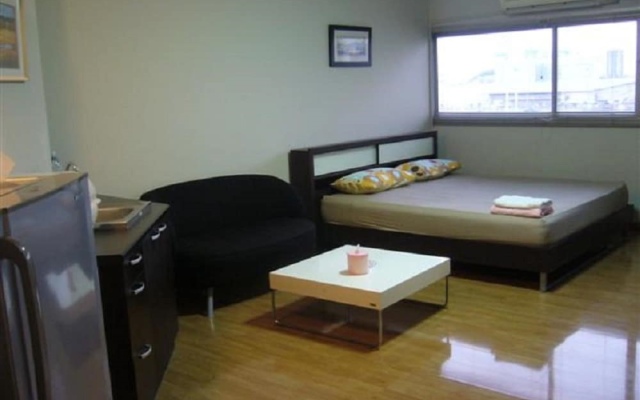 DMK Don Mueang Airport Guest House