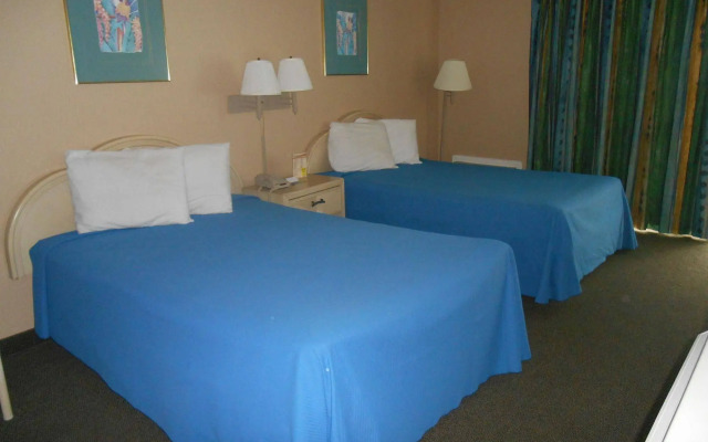 Tropical Seas Hotel
