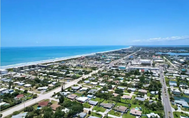 4880 N Banana River