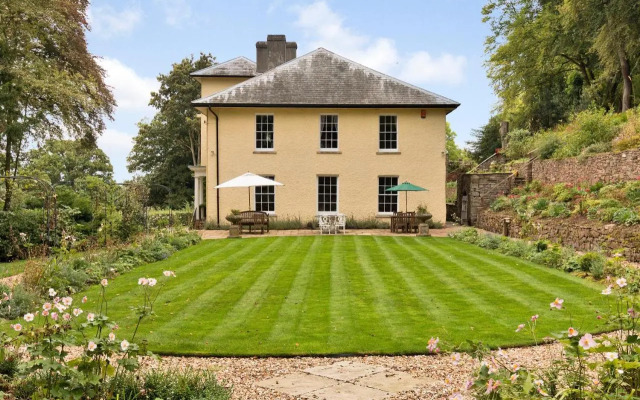 Broomfield House