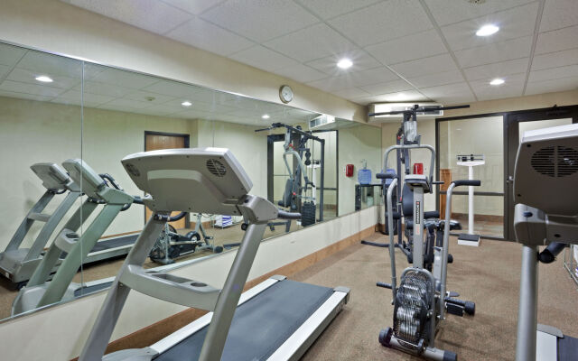 Holiday Inn Express & Suites South - Lincoln by IHG