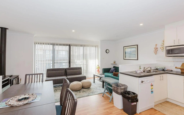 Pentagon 2/65 Gippsland Street